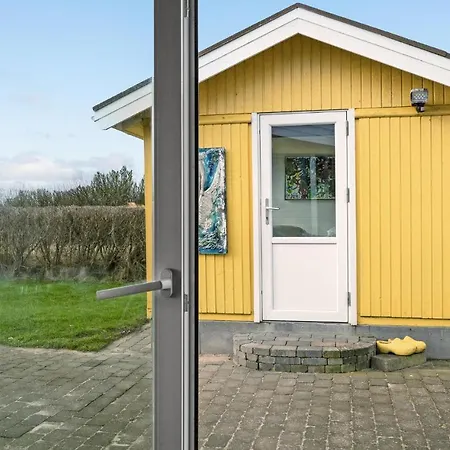 Holiday home Beautiful In Spottrup With Kitchen Lihme