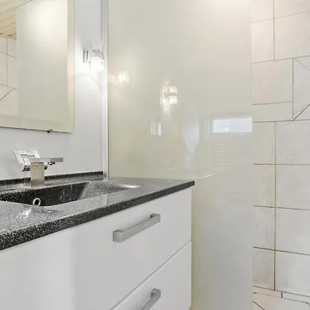3 Bedroom Amazing In Spottrup