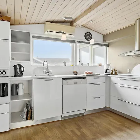 3 Bedroom Amazing In Spottrup